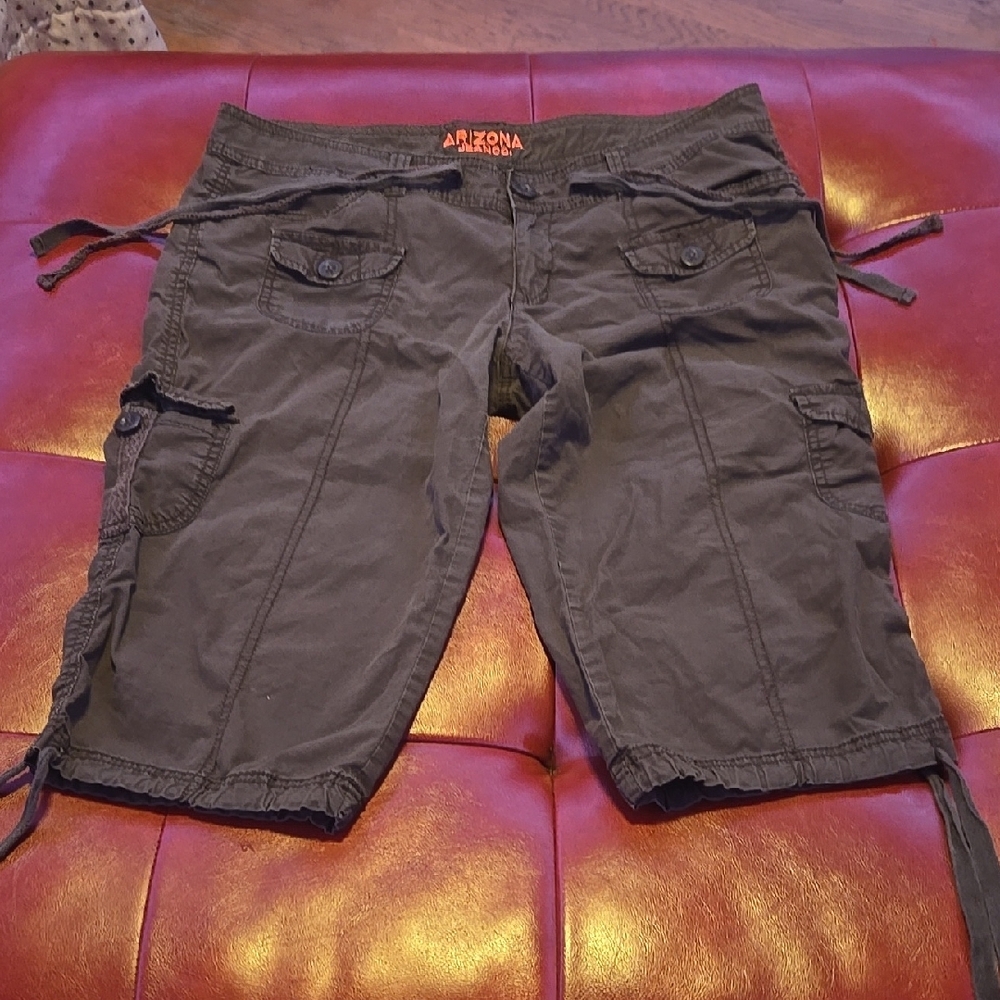 Arizona Jean Company Black Bermudas with Cargo Style and Knee Length
